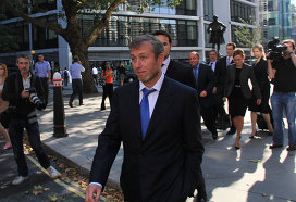 Roman Abramovich before the court's session
